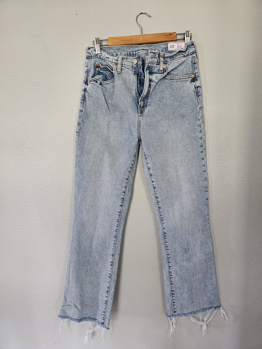 GAP Kick Fit High Rise Size 28"